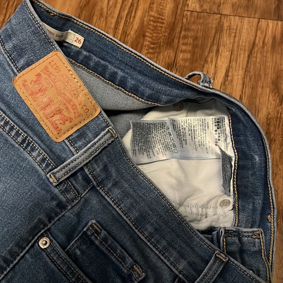 Levi’s Jeans - Picture 7 of 9